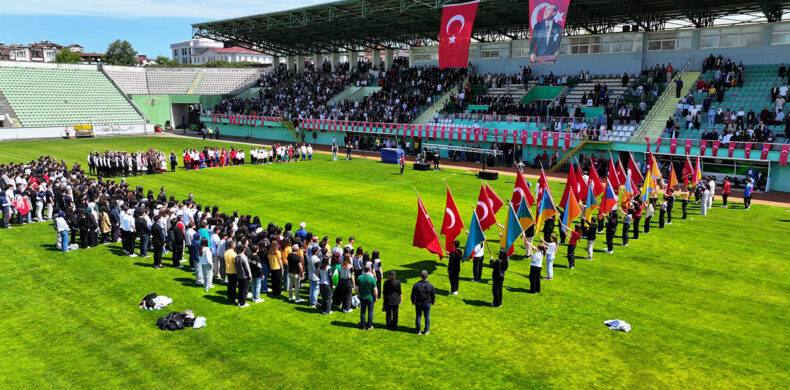 Ünye Şehir Stadyumunda Gençlik Haftası Kutlamaları