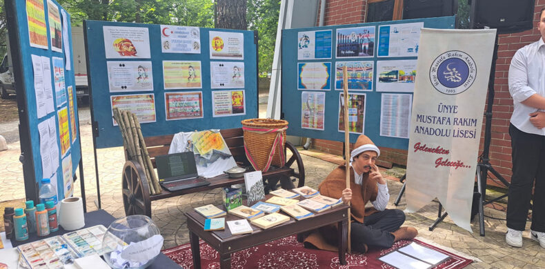 Mustafa Rakım Anadolu Lisesi Şeyh Yunus Emre Etkinliğine Ayrı Bir Renk Kattı